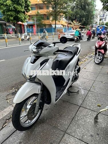 Honda SH 150 2018 mới 90% Bstp chính chủ