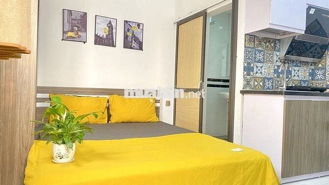 Chính chủ cho thuê phòng ban công tại phố Nhân Hòa, đủ đồ, ngõ rộng