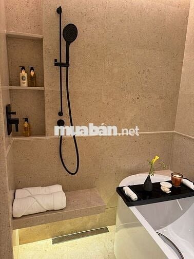 Căn 3 PN view Tràng Tiền Plaza, full nội thất 6* - QL Ritz - Carlton