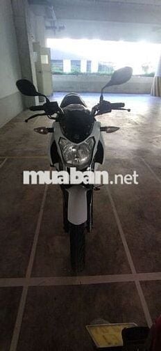 Cần bán Fz150i màu trắng