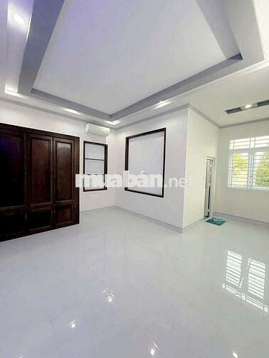 Nhà mới 2 lầu 4pn KDC Hồng Loan
