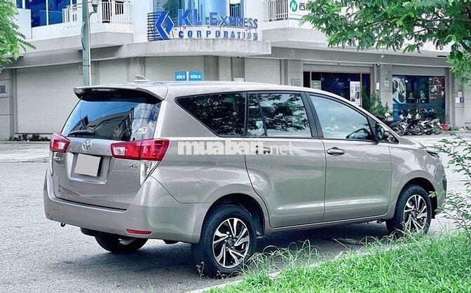TOYOTA INNOVA E 57000 km