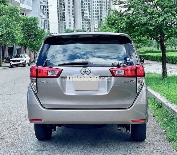 TOYOTA INNOVA E 57000 km