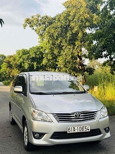 Toyota Innova 2013 2.0E - 150000 km