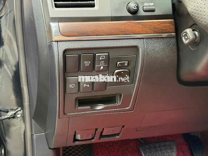Toyota LandCruiser VX 4.6 V8 sx 2020 màu đen