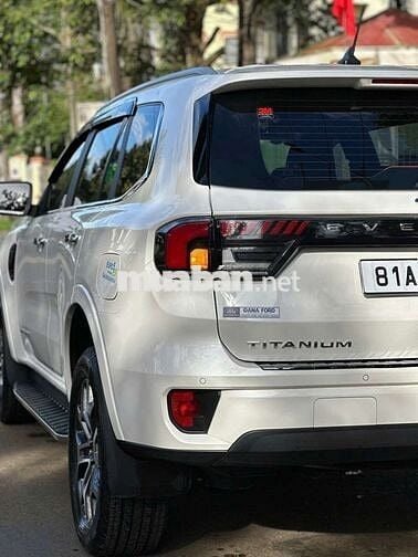 Ford Everest Titanium Plus 2.0L 4x4 AT 2025