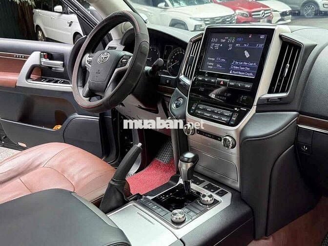 Toyota LandCruiser VX 4.6 V8 sx 2020 màu đen