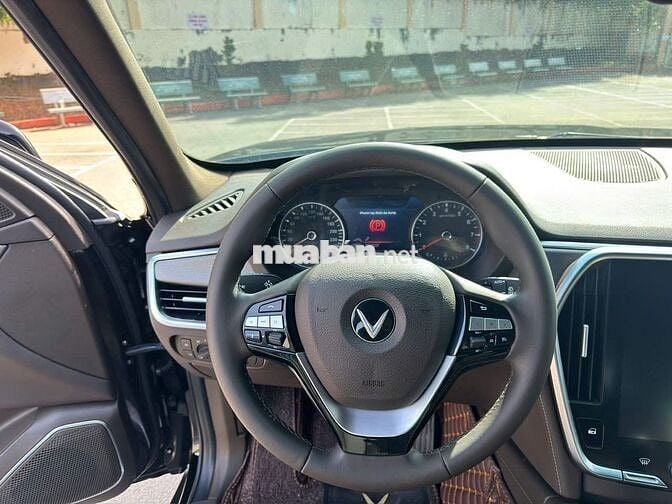 VinFast Lux SA2.0 2021 Plus 2.0 AT - 61 km