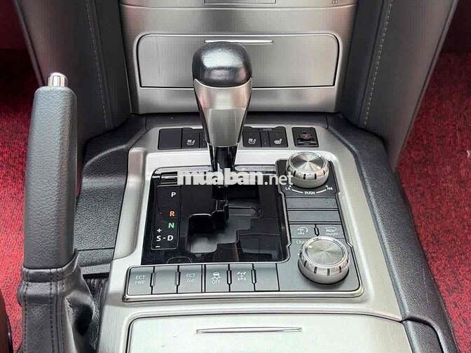 Toyota LandCruiser VX 4.6 V8 sx 2020 màu đen