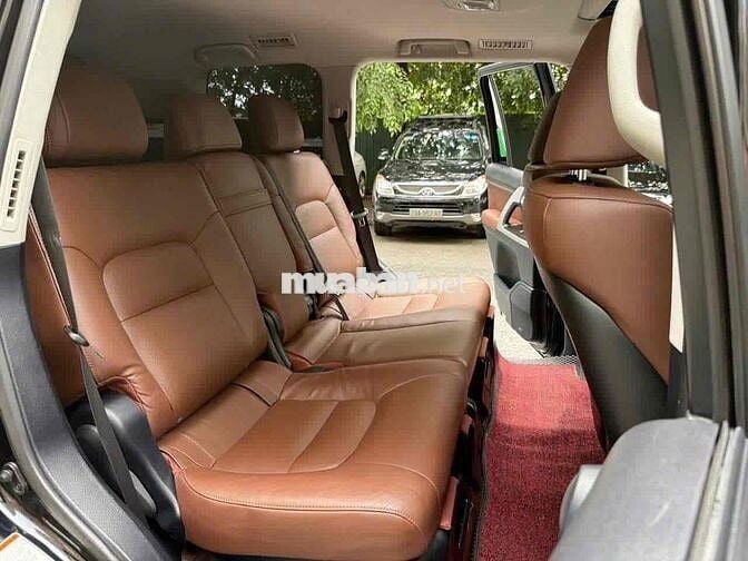 Toyota LandCruiser VX 4.6 V8 sx 2020 màu đen