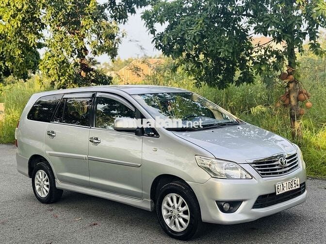 Toyota Innova 2013 2.0E - 150000 km