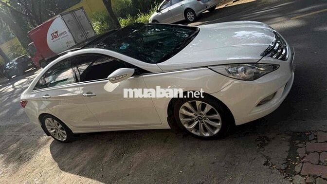 Hyundai Sonata 2011 2.0 AT - 100 km