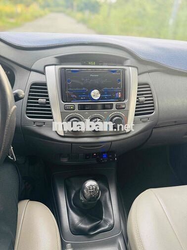 Toyota Innova 2013 2.0E - 150000 km
