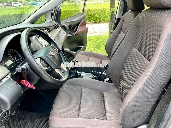 TOYOTA INNOVA E 57000 km