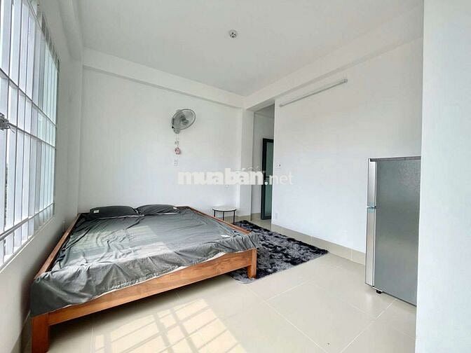 CHO THUÊ PHÒNG STUDIO FULL NỘI THẤT CỬA SỔ GẦN DH NGUYỄN TẤT THÀNH