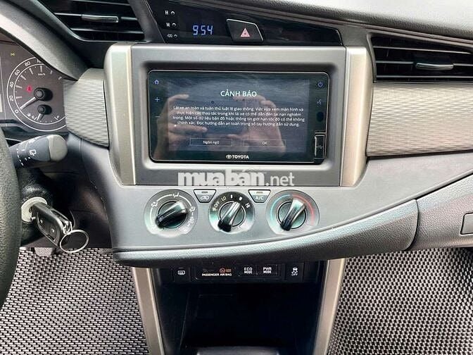 TOYOTA INNOVA E 57000 km