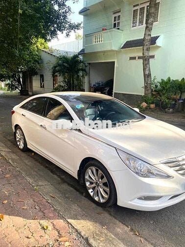 Hyundai Sonata 2011 2.0 AT - 100 km