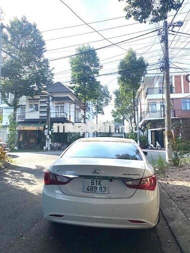 Hyundai Sonata 2011 2.0 AT - 100 km
