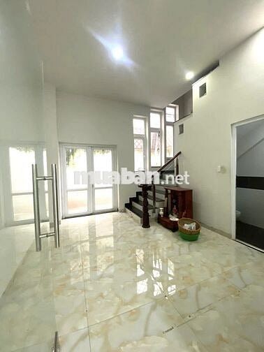 Nhà 5 x 20 Trệt,3 lầu,Nhà rộng suốt, thoáng sáng,showrom, spa, TT, ở