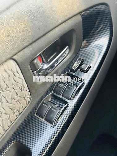 Toyota Innova 2013 2.0E - 150000 km