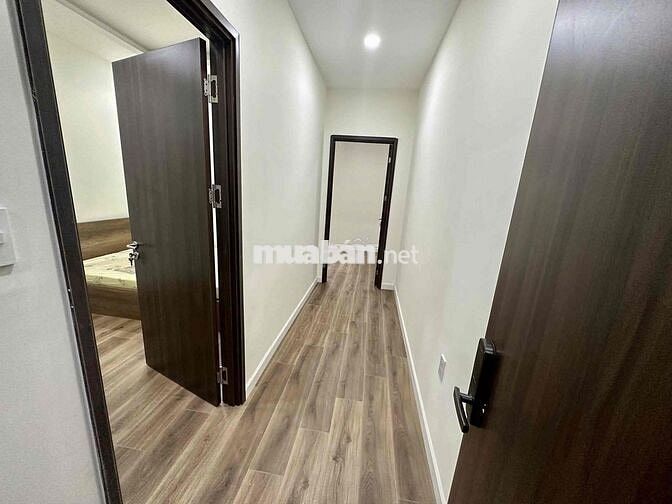 CHDV full nội thất 1pn ban công, cửa sổ máy giặt riêng ngay chợ HHT