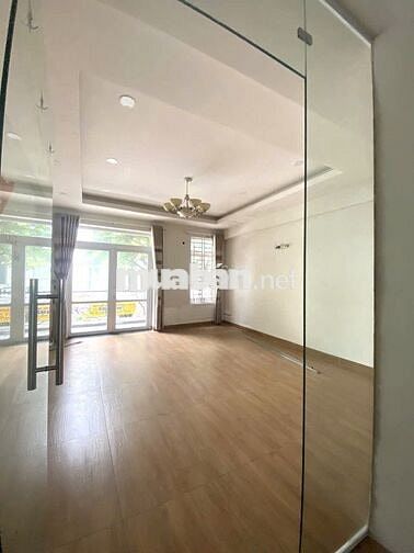 Nhà 5 x 20 Trệt,3 lầu,Nhà rộng suốt, thoáng sáng,showrom, spa, TT, ở
