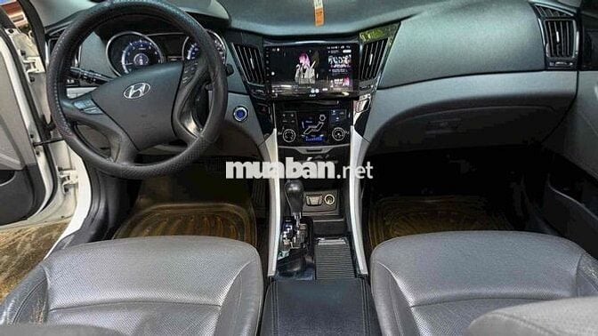 Hyundai Sonata 2011 2.0 AT - 100 km