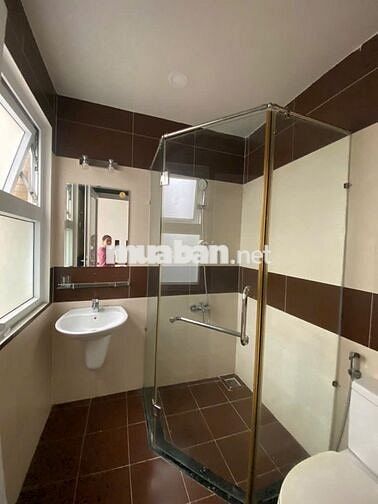 Nhà 5 x 20 Trệt,3 lầu,Nhà rộng suốt, thoáng sáng,showrom, spa, TT, ở