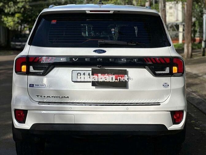 Ford Everest Titanium Plus 2.0L 4x4 AT 2025