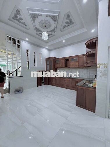Nhà mới 2 lầu 4pn KDC Hồng Loan