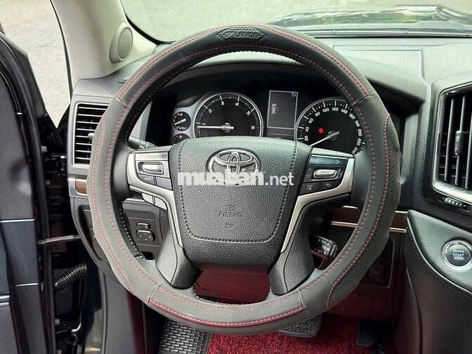 Toyota LandCruiser VX 4.6 V8 sx 2020 màu đen