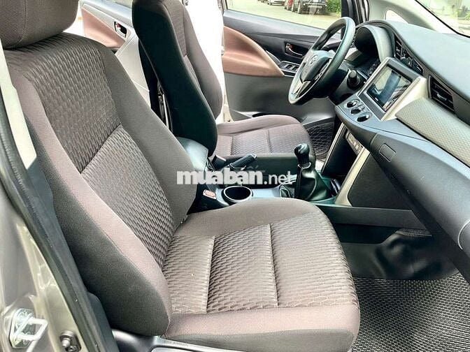 TOYOTA INNOVA E 57000 km
