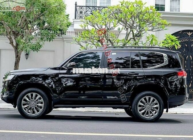 Toyota Land Cruiser 3.5 V6 2025 - 4 Tỷ 580 Triệu