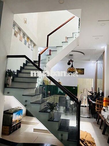 NAHF 3 TẦNG FULL NỘI THẤT, 3PN 4WC, SÂN OTO, GẦN CHỢ HIỆP BÌNH