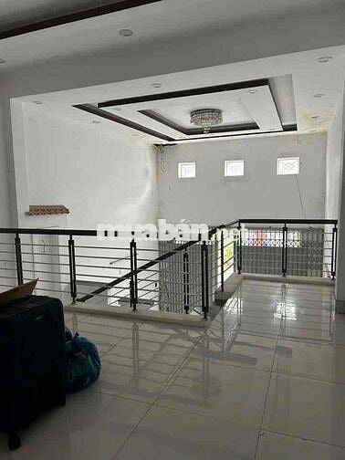 Nhà Gác Lửng Đúc Đẹp Gần Biển,Đường 5m5