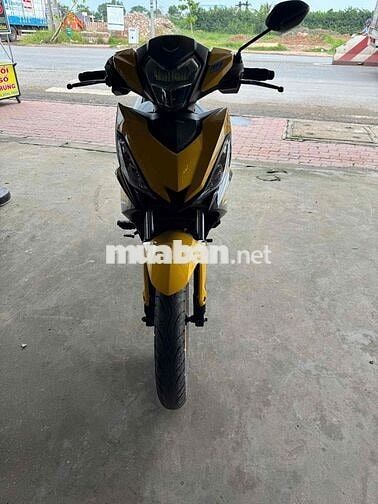 Cần tiền nên bán xe như hình giá tốt cho ae . Máy