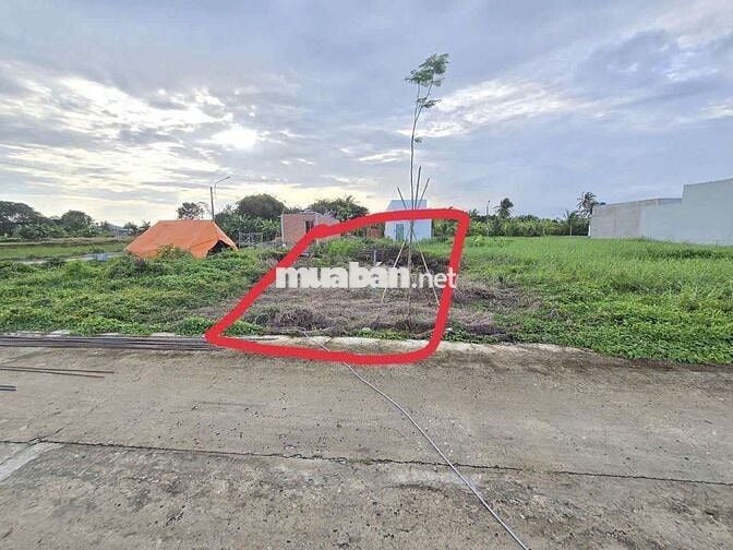 ĐẤT NGỘP CẦN BÁN GẤP GIÁ 1 TỶ 1 (SỔ HỒNG RIÊNG)