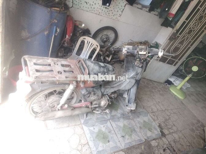 Cần bán chiếc cúp tôn 82 70 có giấy