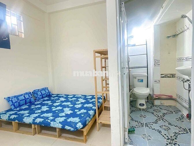 LÊ HỒNG PHONG, P1, QUẬN 10 (cách UEH 1,5km , cách CĐ Kinh tế 550M,