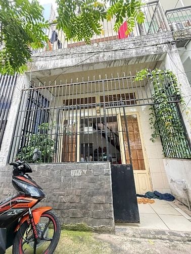 Bán nhà 2 tầng, 666/10/2/4 Lê Trọng Tấn, Ngay Cầu Bưng