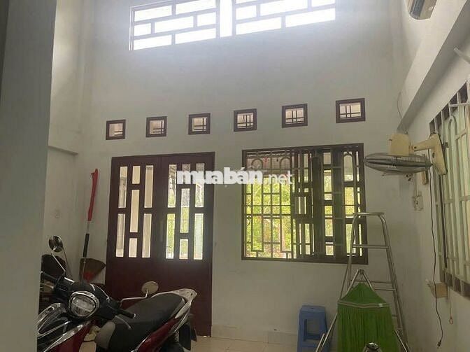 Cần bán gấp căn nhà cấp 4 ở Đ. Lê Thị Lơ , Hóc Môn 94m2 SHR giá 895tr