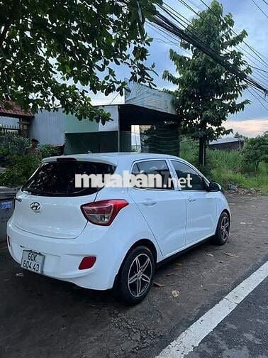Bán xe Hyundai I10 2015 MT máy móc ngon keo chỉ đủ