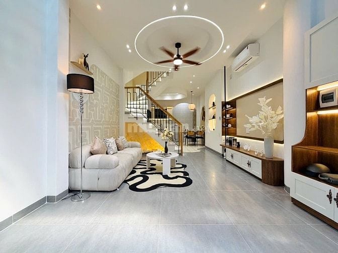 Kẹt tiền bán nhà 50m2 giá 1tỷ550 triệu đường Bùi Đình Túy Bình Thạnh