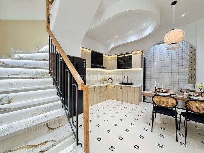 Kẹt tiền bán nhà 50m2 giá 1tỷ550 triệu đường Bùi Đình Túy Bình Thạnh