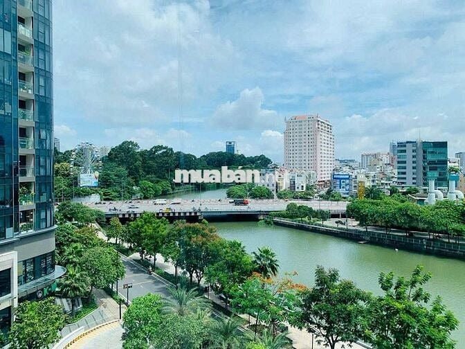 Căn 3PN, 2WC, sổ hồng tại Vinhomes Golden River Ba Son, 100m2, 23 tỷ