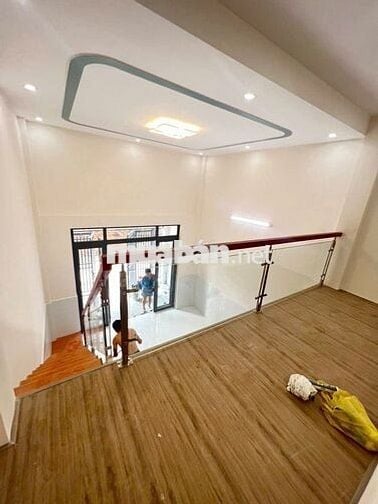Bán nhà mới NGAY METRO đường số 17, Linh Trung , Giá 4,5Tỷ TL