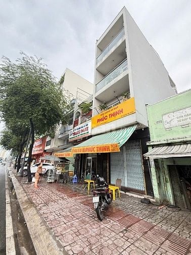 Bán nhà 4 tầng, 923 Hồng Bàng, P. 9, Q. 6, Ngay Bùng Binh Cây Gõ