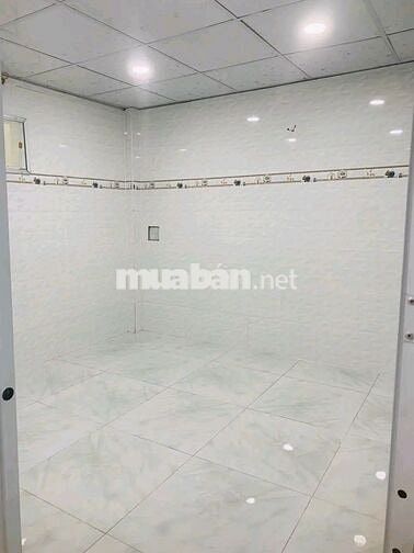 Nhà sạch sẽ,dt60m,2pn,gác đúc lững,đường nhựa,xe hơi đậu trước nhà