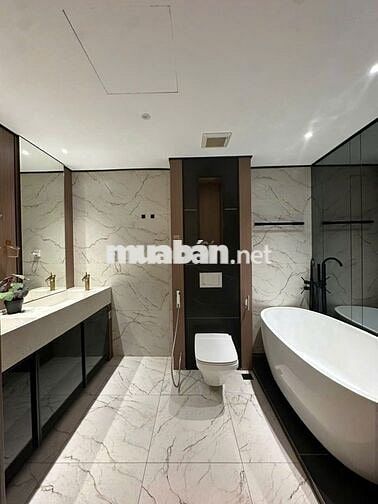 Căn 3PN, 2WC, sổ hồng tại Vinhomes Golden River Ba Son, 100m2, 23 tỷ