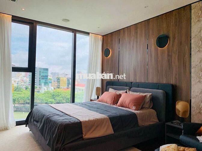 Căn 3PN, 2WC, sổ hồng tại Vinhomes Golden River Ba Son, 100m2, 23 tỷ